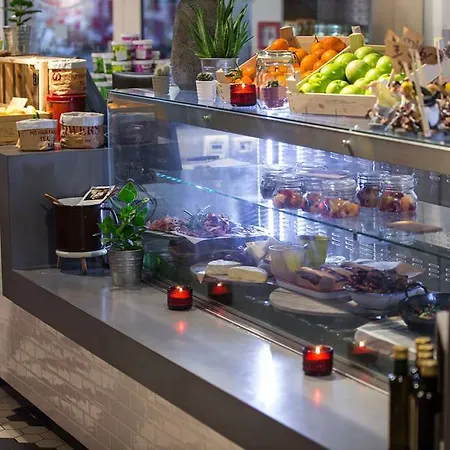 Hotel Radisson Red Brussels 4*